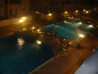 Royal Seacrest Apartment *