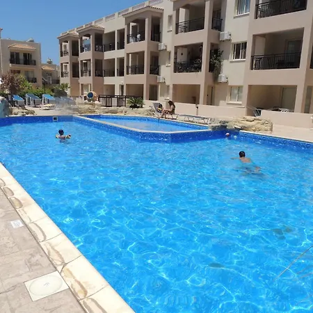 Royal Seacrest Apartment *